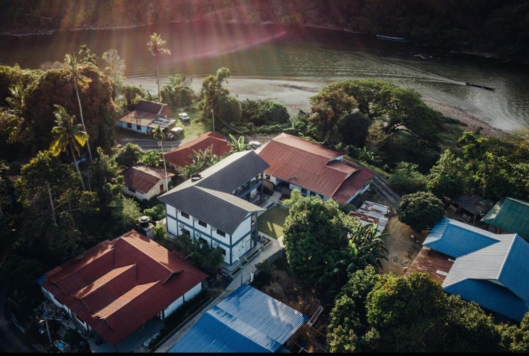 Tebing Guest House Taman Negara Malaysia 쿠알라타한 외부 사진
